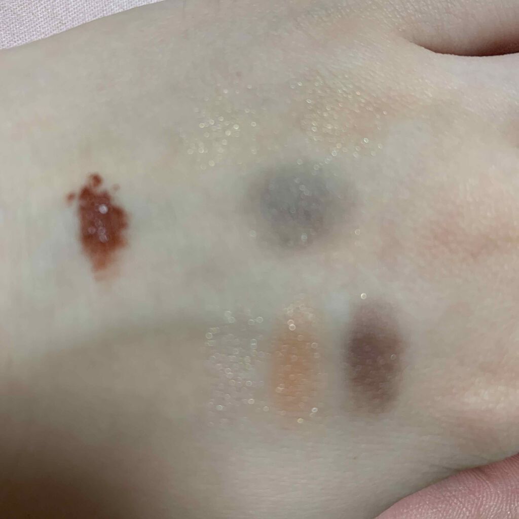 ハイパーコスモ トリオ シャドウ GD-1/MAYBELLINE NEW YORK/単色アイシャドウを使ったクチコミ（2枚目）