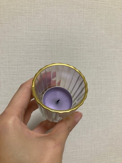 DAISO アロマキャンドルのクチコミ「100円🤩
なのに何色もあってありがたい!
グラデーションで綺麗!
こちらはダイソーで.....」(2枚目)