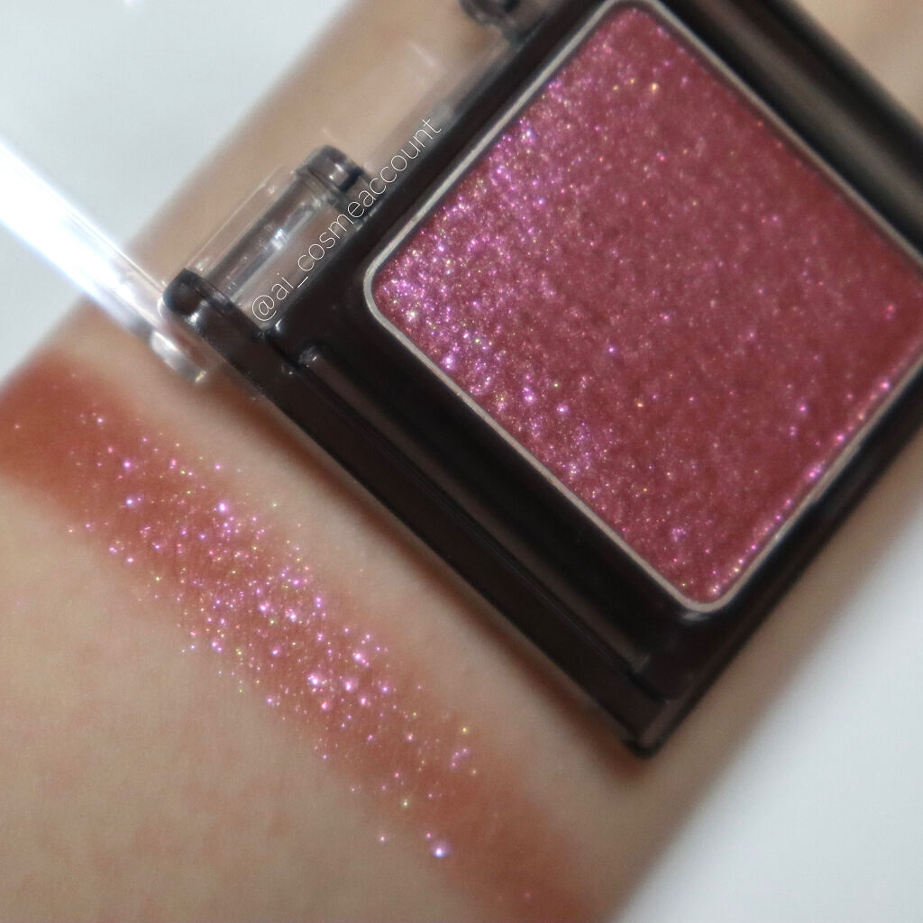 KiSS シアー グリッターアイズXのクチコミ「\偏光グリッター好きさん必見‼︎ホリデー限定色/
11月16日に『kiss-キス』のオーロラに.....」（3枚目）