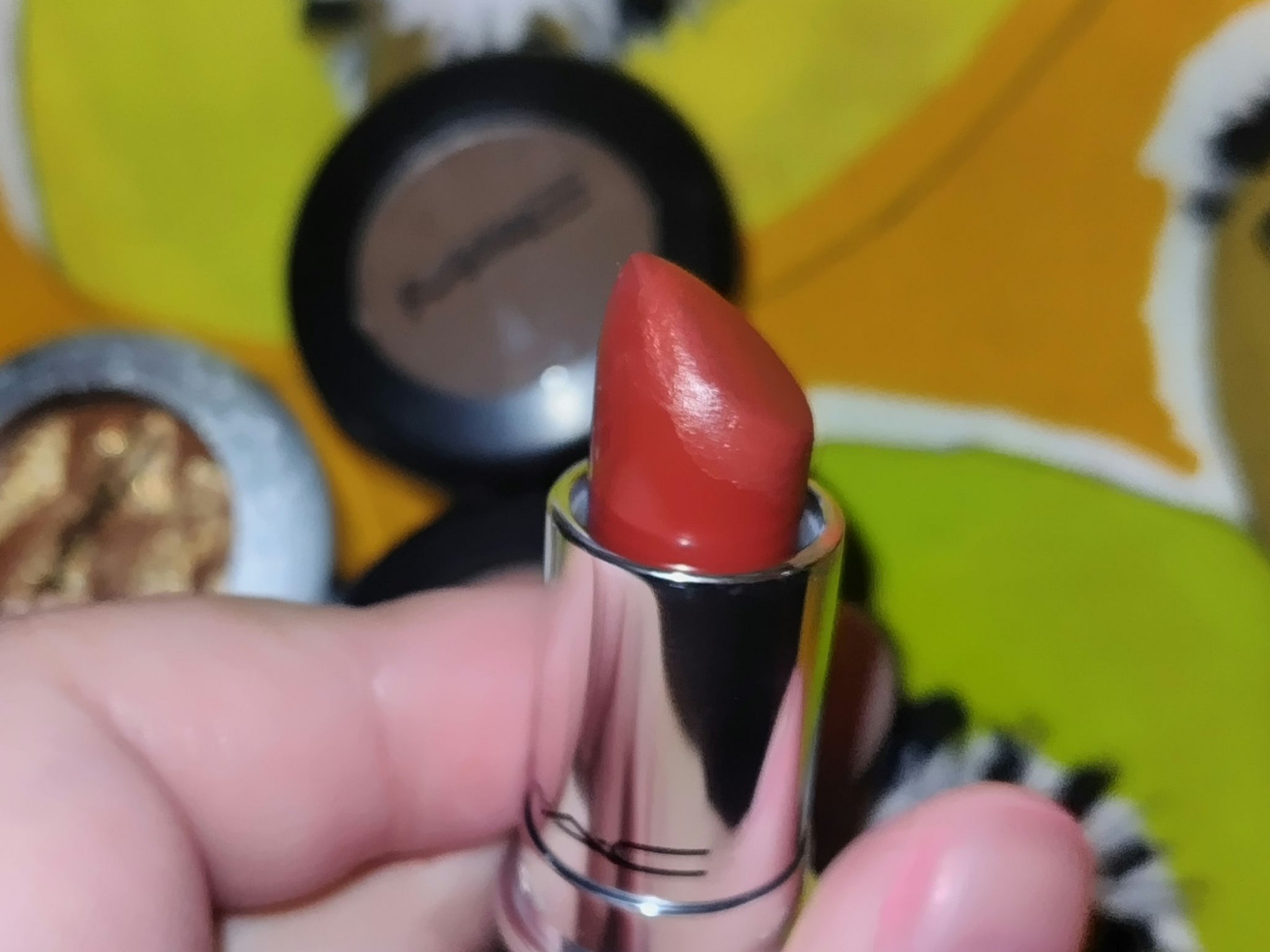 スパークラー アイシャドウ ゴールド クラッシュ/M・A・C/単色アイシャドウを使ったクチコミ（2枚目）