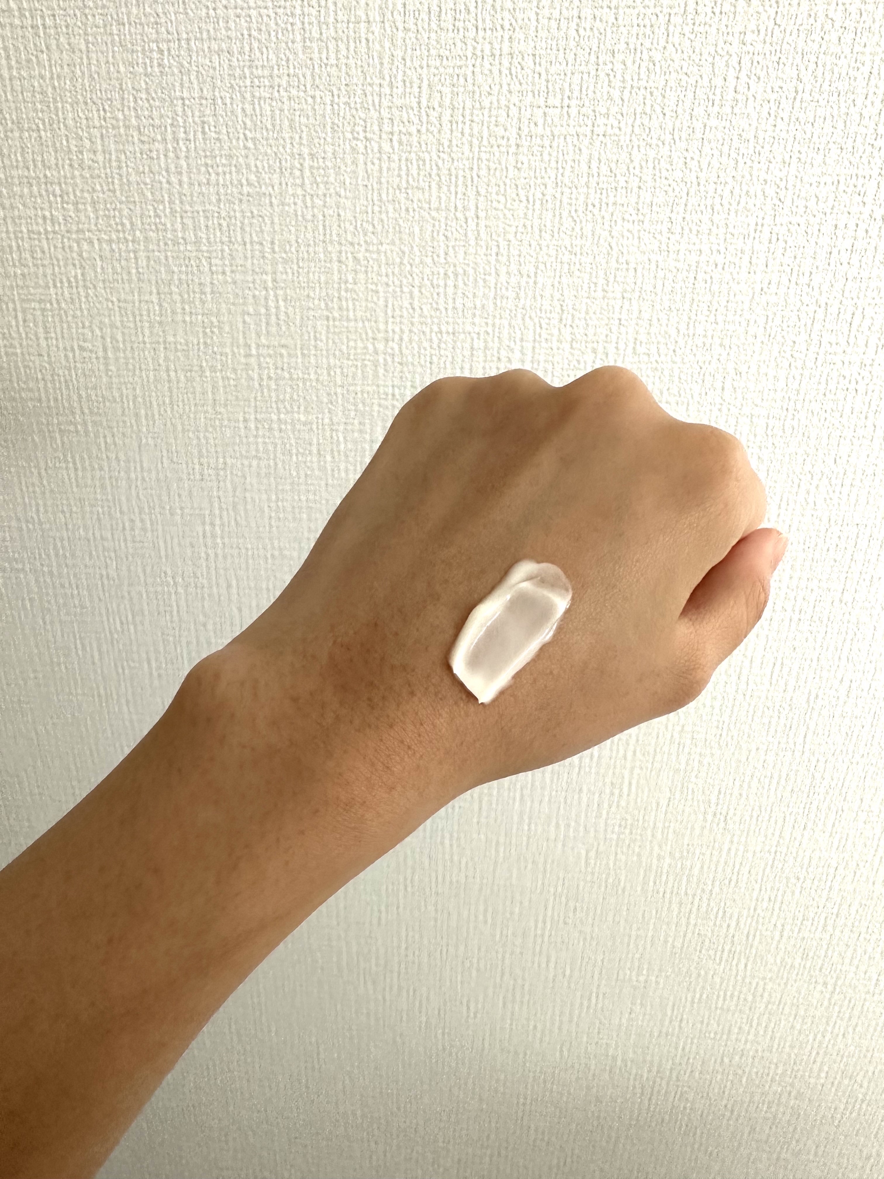 ハニーエッセンス ハンドクリーム 1.5/hacica/ハンドクリームを使ったクチコミ（2枚目）