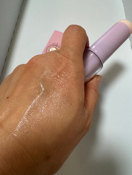 snow_white_026 on LIPS 「illunコラーゲンモイスチャーコアスティック使ってみました。..」(4枚目)