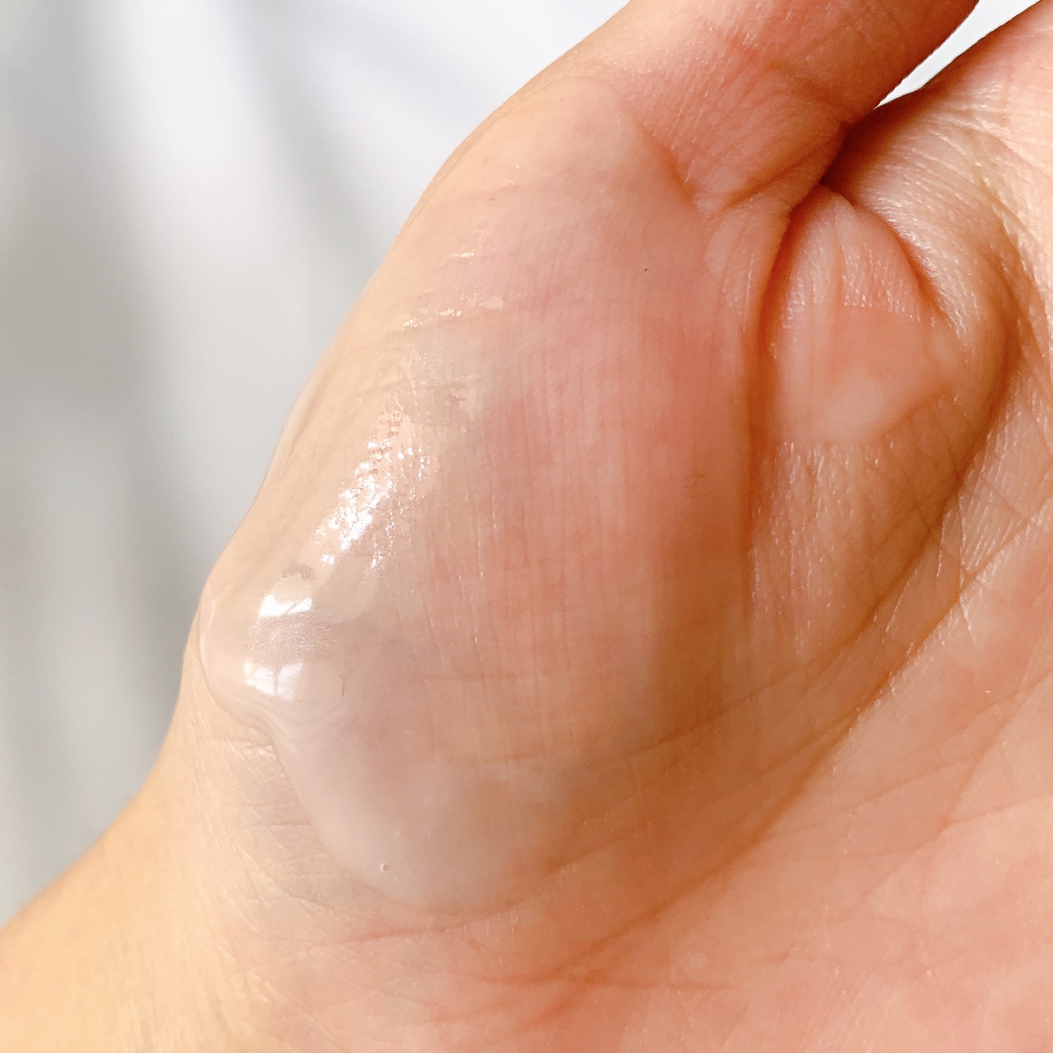 PAPA RECIPE ヒアルロン酸セラムのクチコミ「\ お肌が水分を欲してる方 🩵🩵 /


今回は”ヒアルロン酸セラム”をご紹介🙌🏻
最近花粉等.....」（3枚目）