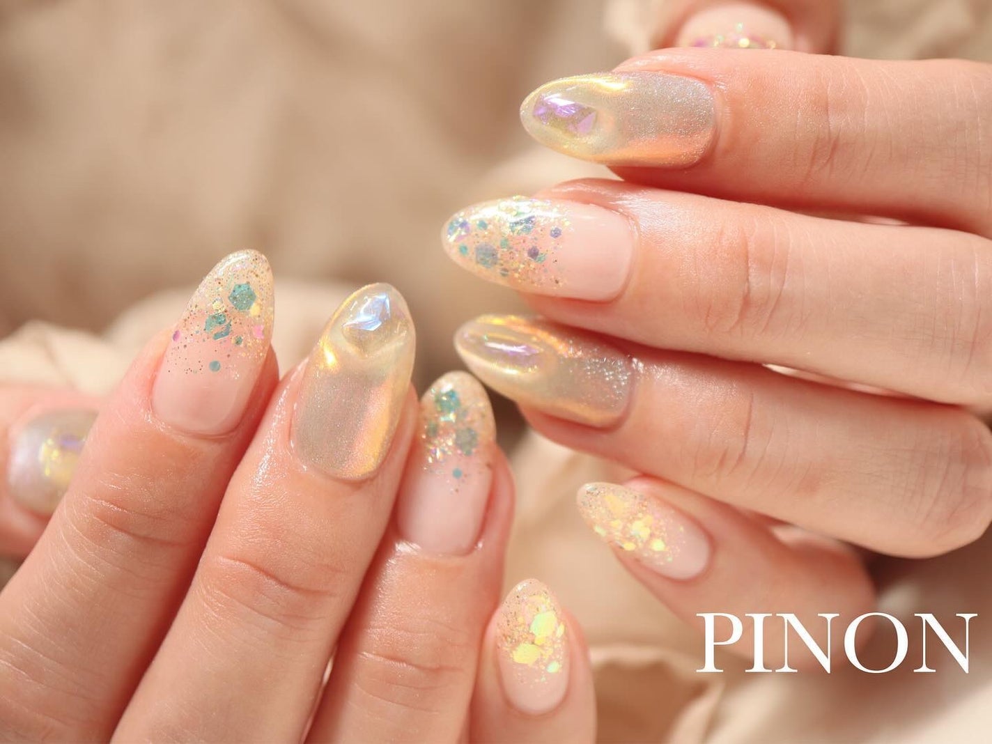 shino on LIPS 「simplecourse💅キラキラデザインをベージュ系に☺︎お..」(2枚目)