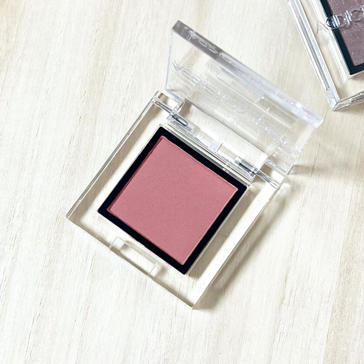 アディクション ザ アイシャドウ マット 030M Bare Soul/ADDICTION/単色アイシャドウを使ったクチコミ（2枚目）