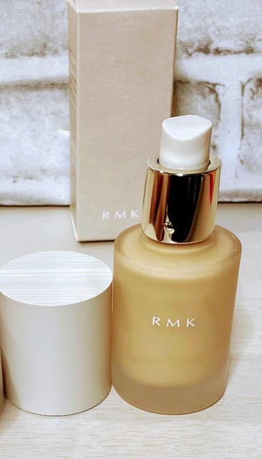 RMK リクイドファンデーション フローレスカバレッジ/RMK/リキッドファンデーションを使ったクチコミ（2枚目）