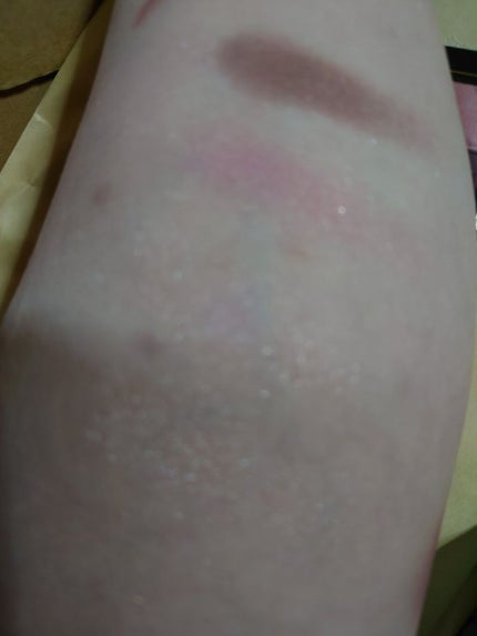 リアルクローズシャドウ/excel/アイシャドウパレットを使ったクチコミ(2枚目)