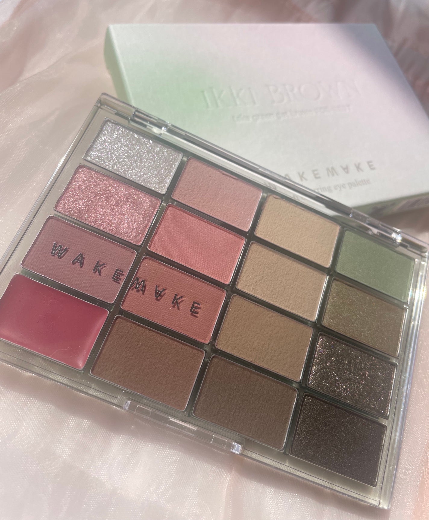ソフトブラーリングアイパレット/wakemake/アイシャドウパレットを使ったクチコミ(7枚目)