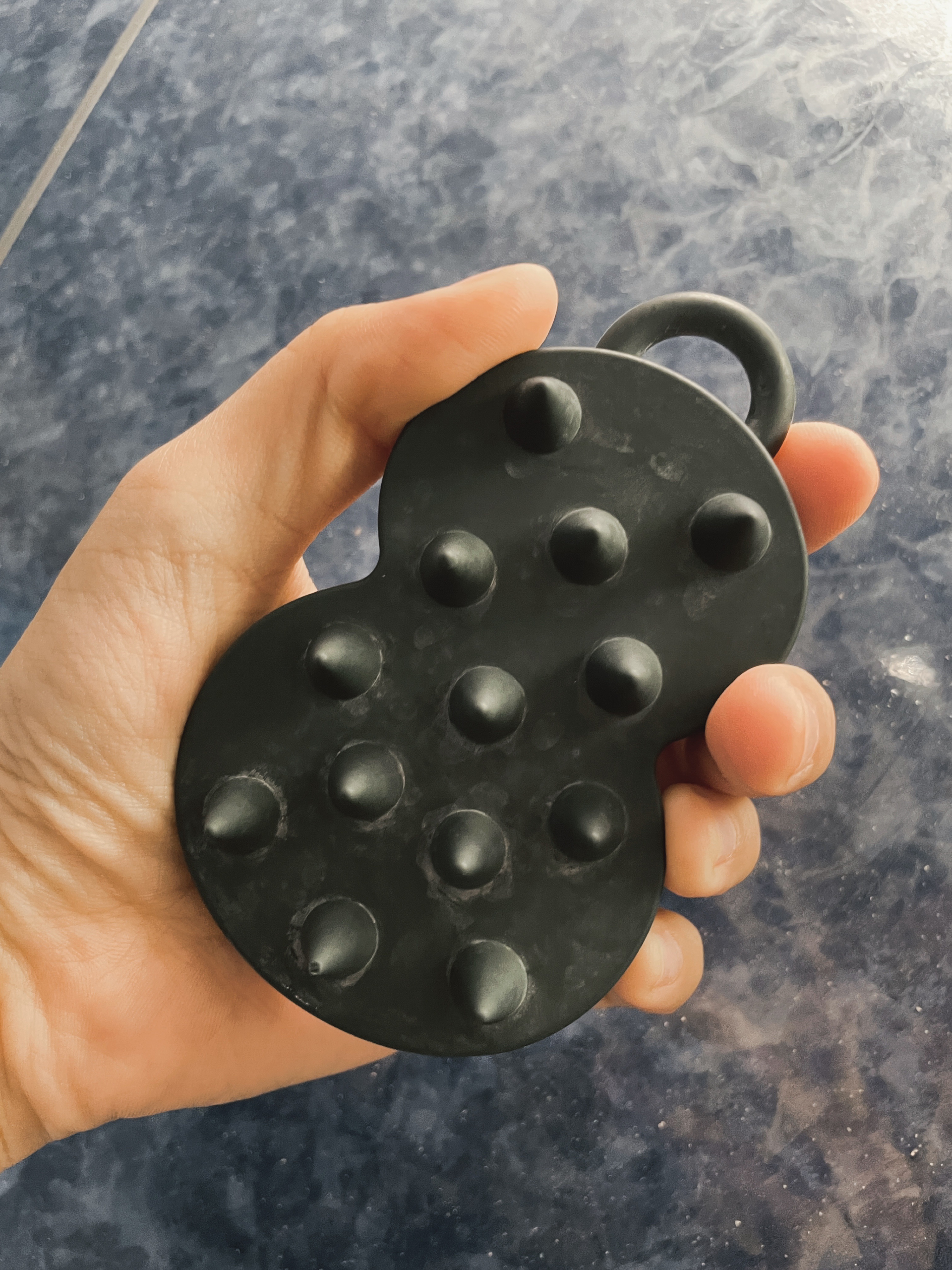 スパ やみつき 頭皮ツボ押しブラシ ストロング/エイトザタラソ/スカルプブラシを使ったクチコミ（2枚目）