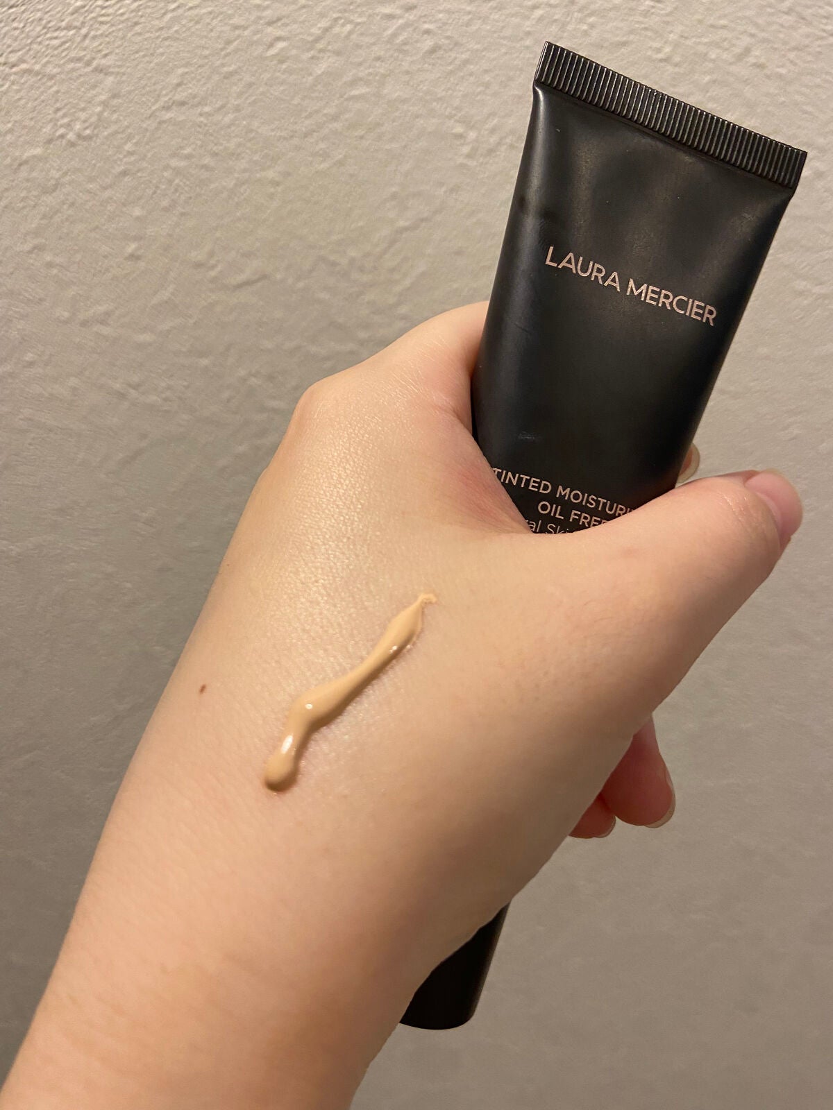 ティンティド モイスチャライザー ブラーリング /ローラ メルシエ/クリーム・エマルジョンファンデーションを使ったクチコミ(2枚目)