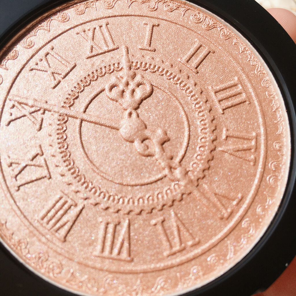 ZEESEA 顔がキラキラ オーロラ系ハイライト/ZEESEA/パウダーハイライトを使ったクチコミ(2枚目)