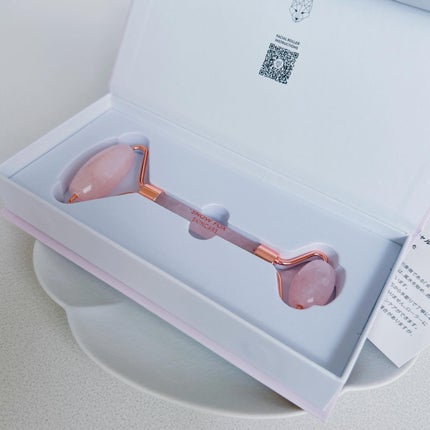 ローズ クォーツ フェイシャル ローラー/SNOW FOX SKINCARE/その他スキンケアグッズを使ったクチコミ(4枚目)