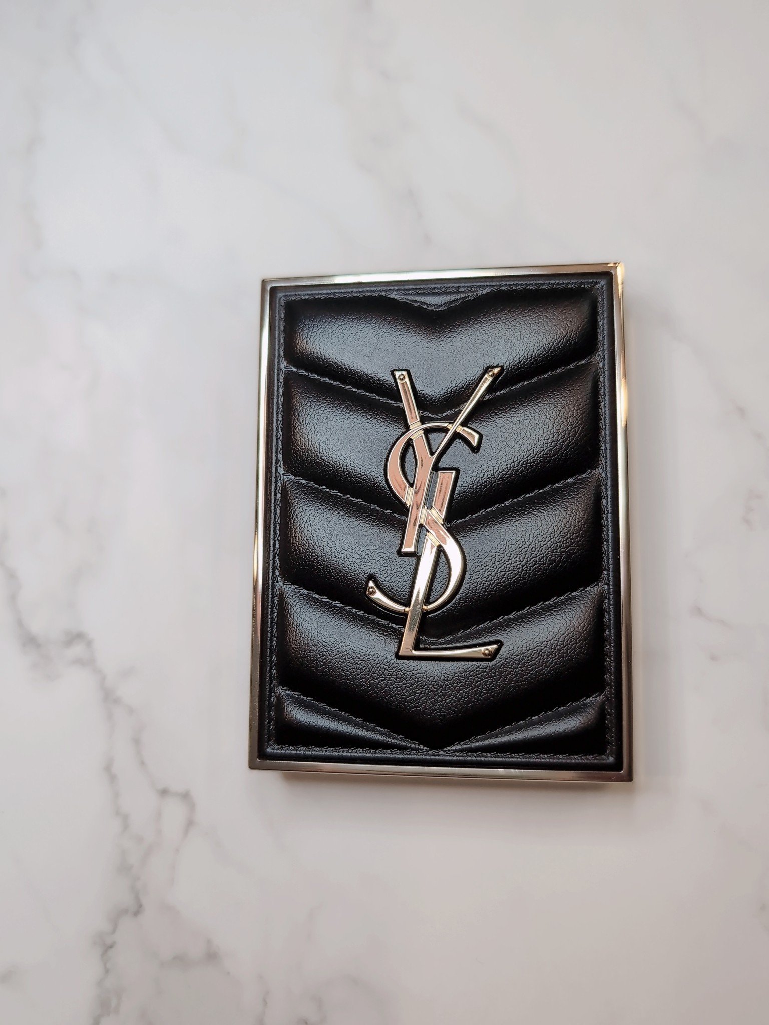 クチュール ミニ クラッチ/YVES SAINT LAURENT BEAUTE/アイシャドウパレットを使ったクチコミ（2枚目）