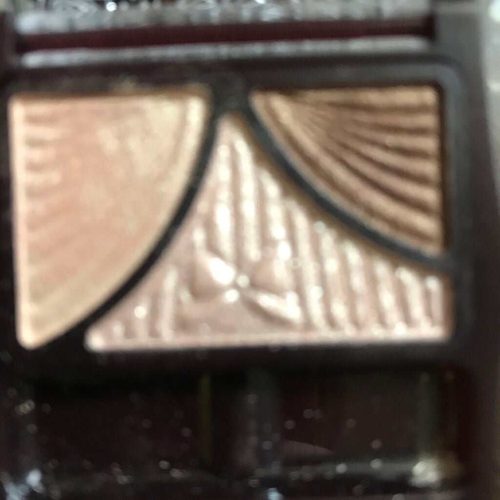 たねか on LIPS 「とても可愛いアイシャドウです。#あざとメイク#はじめての投稿..」(4枚目)