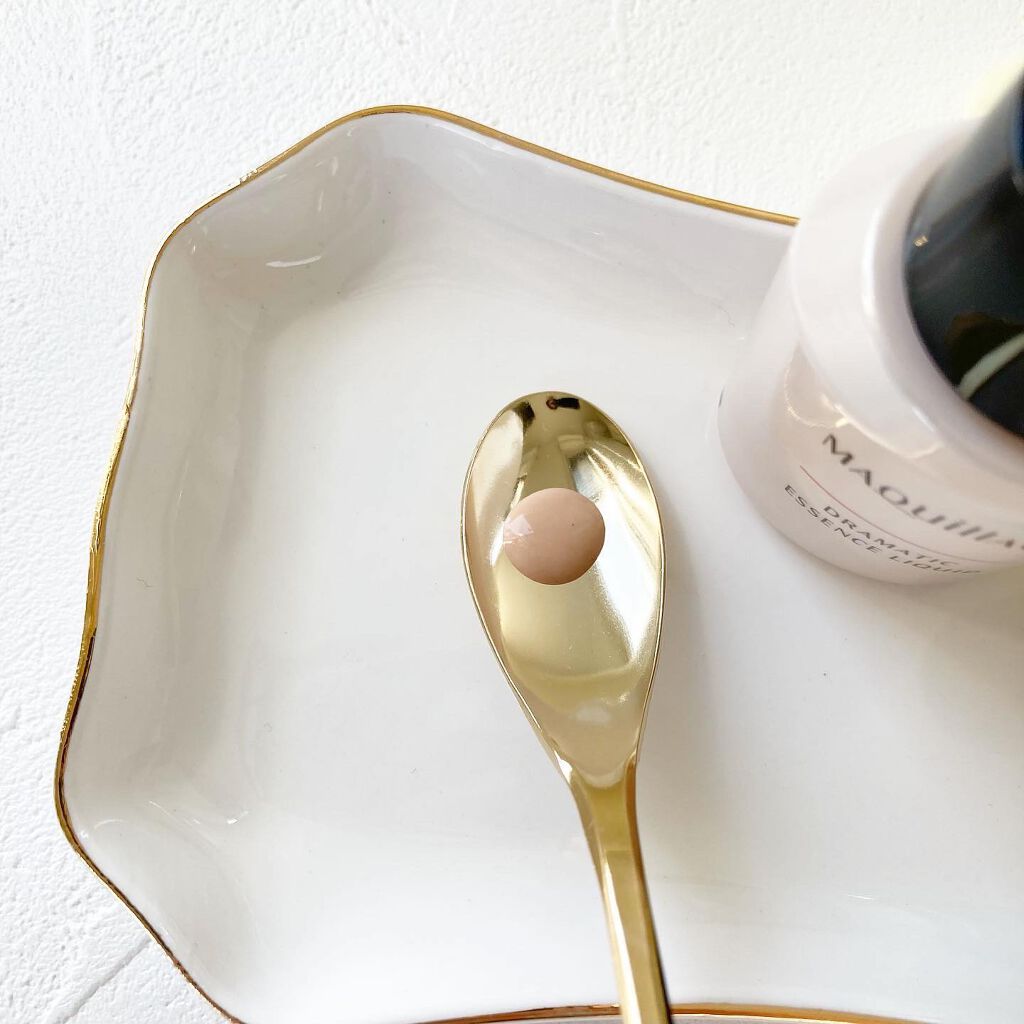 ドラマティックエッセンスリキッド/マキアージュ/リキッドファンデーションを使ったクチコミ（2枚目）