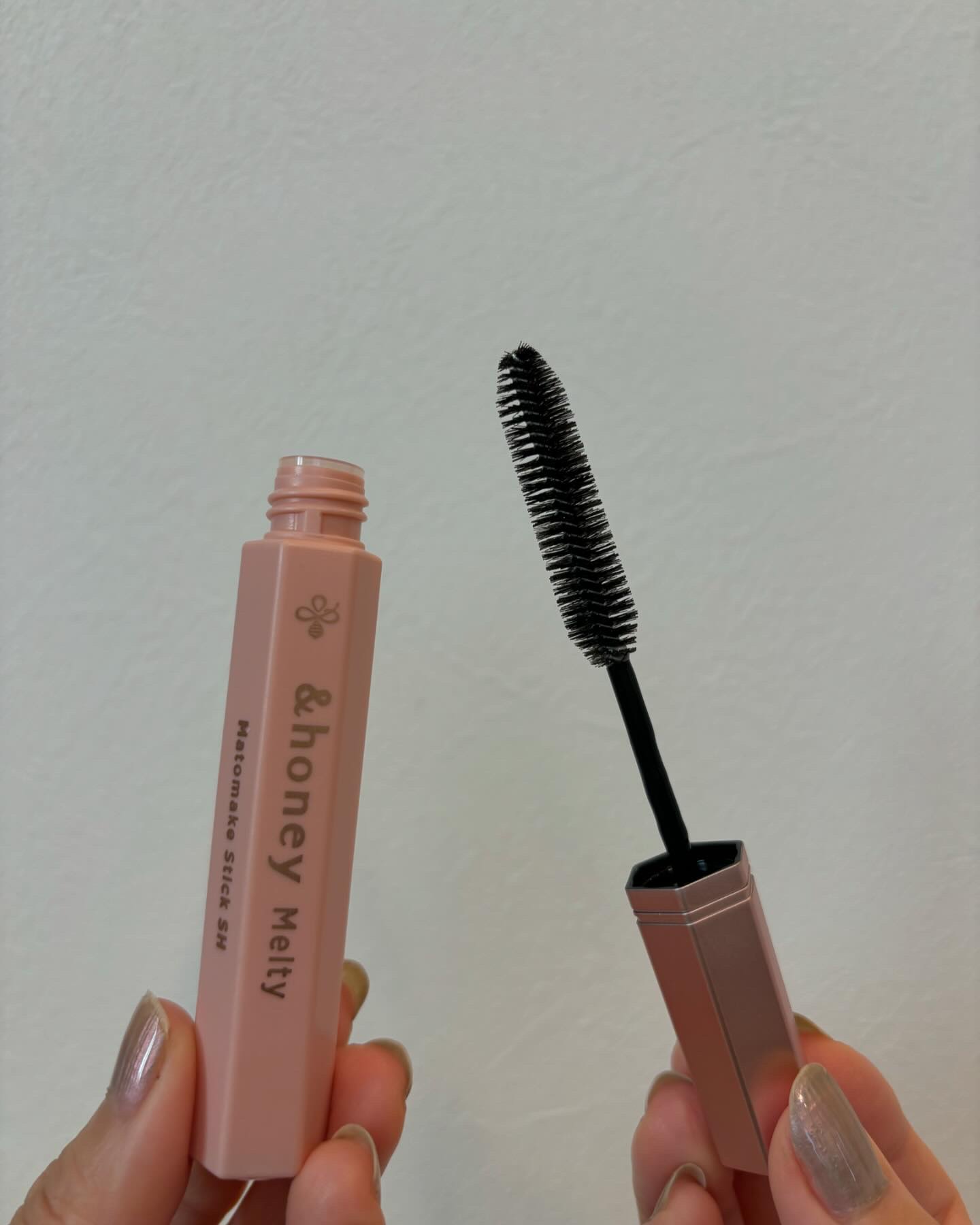 アンドハニー メルティ マトメイクスティック スーパーホールド 4.0 通常版 9g/&honey/ヘアジェルを使ったクチコミ（2枚目）