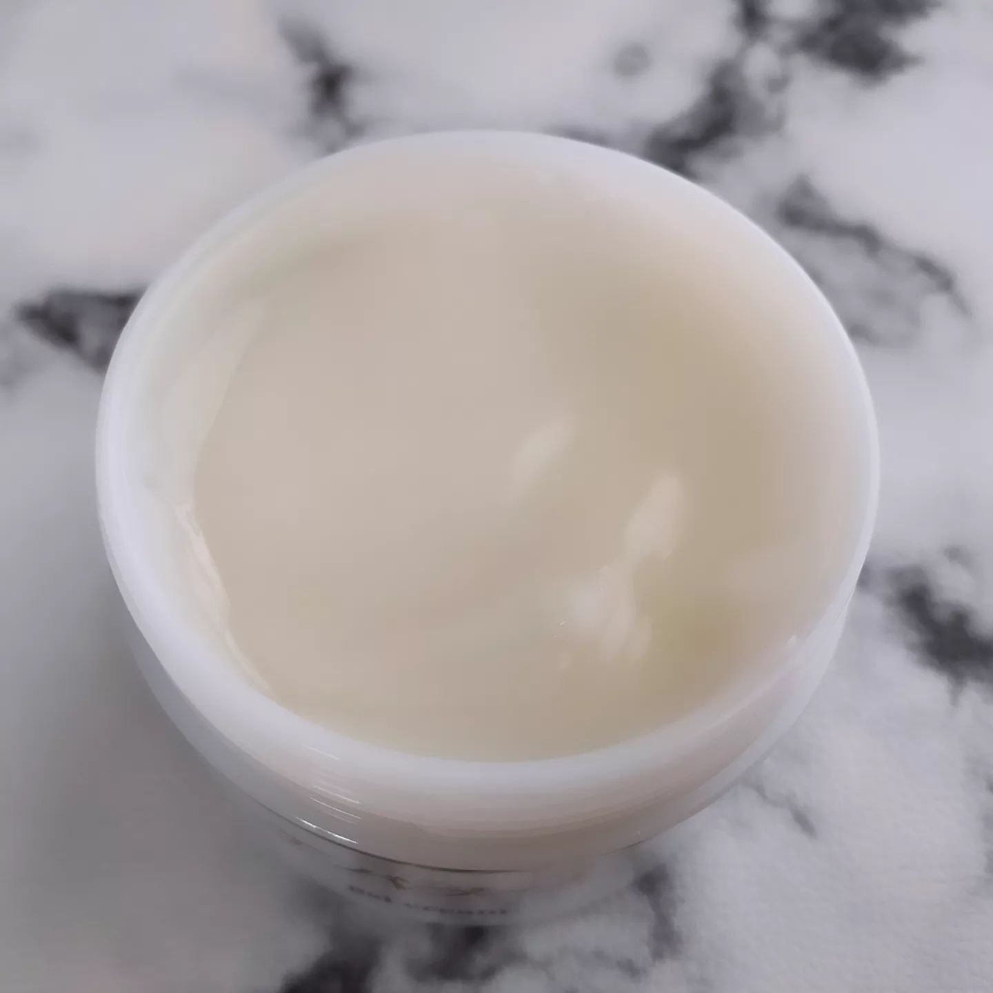 エバメール エバメールゲルクリームのクチコミ「＜エバメール ゲルクリーム＞を愛用中♪

水めぐる、肌よろこぶ。
なんと発売されて30年目を迎.....」（3枚目）