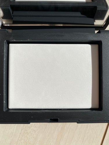 ライトリフレクティングセッティングパウダー　プレスト　N/NARS/プレストパウダーを使ったクチコミ（3枚目）