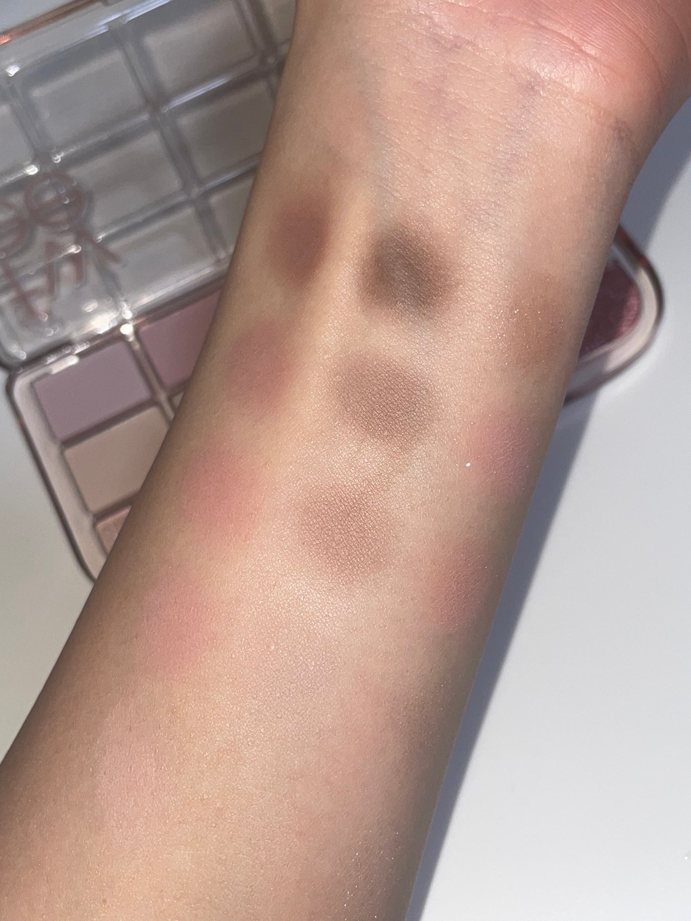 フィー モアムードアイパレット/fwee/アイシャドウパレットを使ったクチコミ(5枚目)