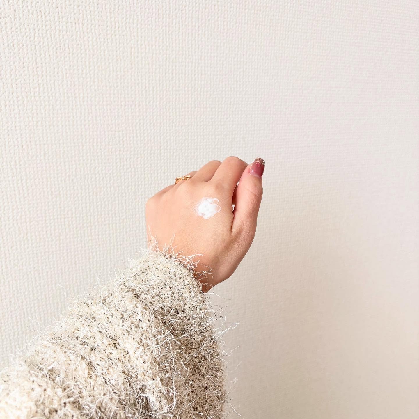 ビューティーチャージ アンバーローズの香り/アトリックス/ハンドクリームを使ったクチコミ（2枚目）