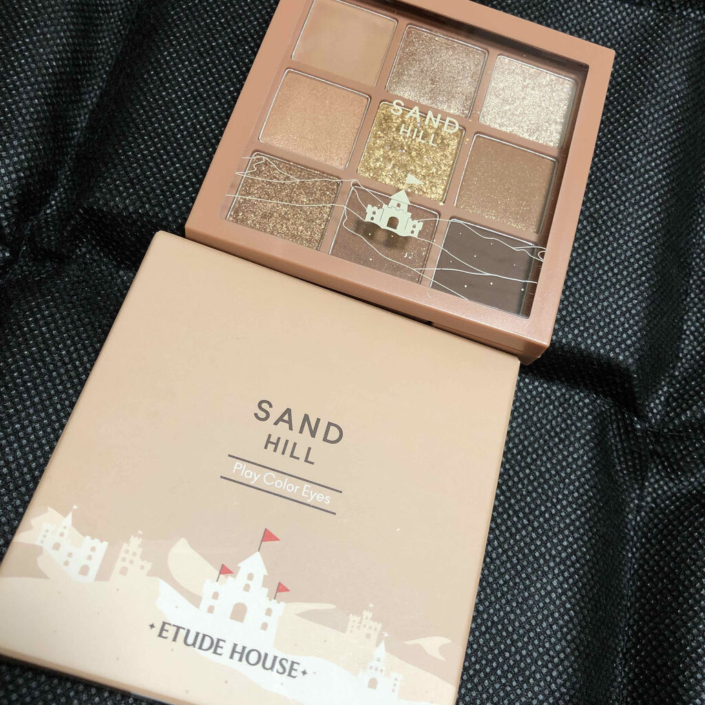 エチュードハウス
プレイカラーアイズ
SAND HILL

まだ日本未発売(発売するのかな？)の新作です。
色味が可愛くて即買いしました♡
QOO10の一部サイトで販売中です。

写真だとわかりにくいですが…2列目真ん中は少しグリッターも入