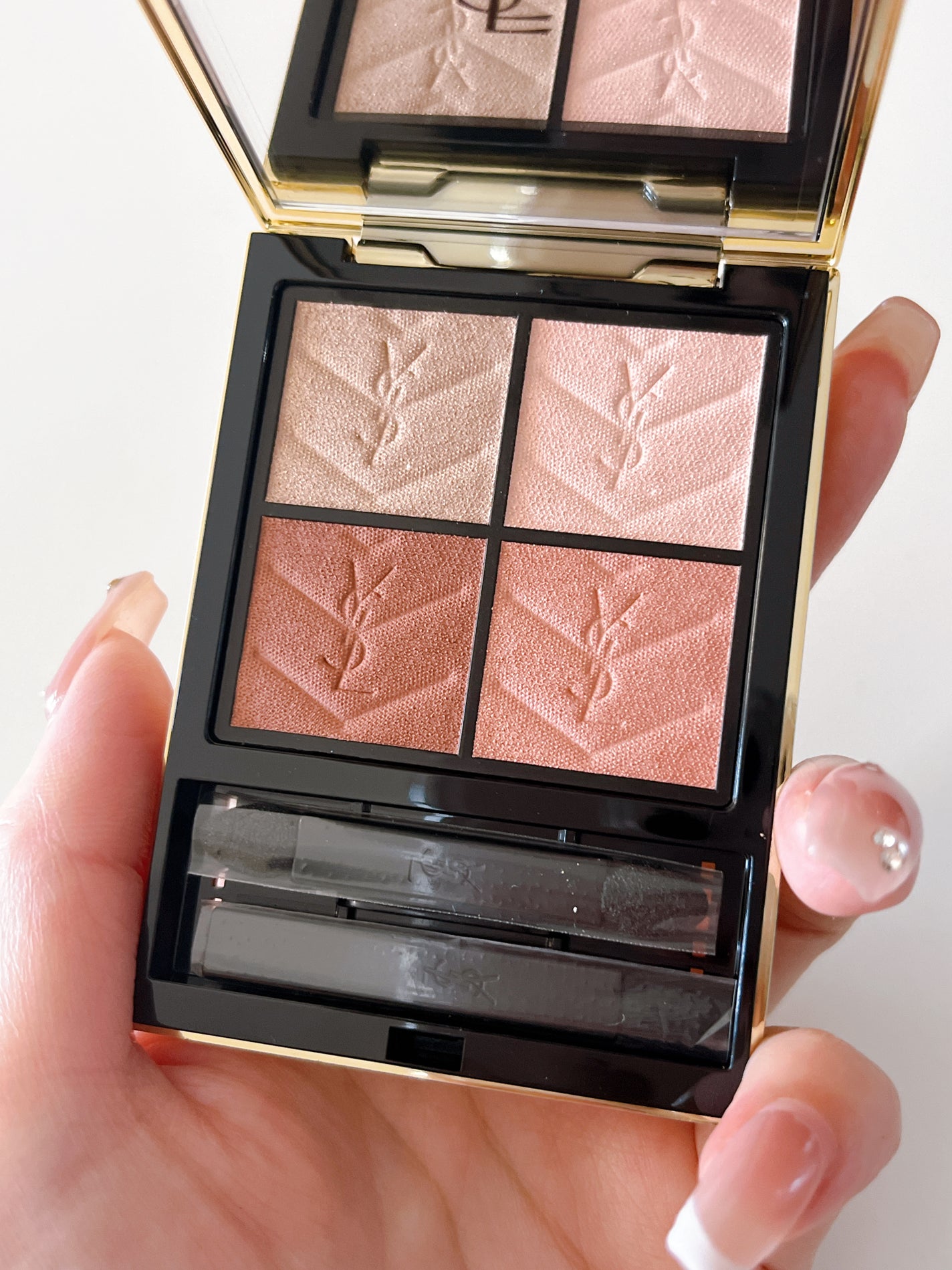 クチュール ミニ クラッチ/YVES SAINT LAURENT BEAUTE/アイシャドウパレットを使ったクチコミ(3枚目)