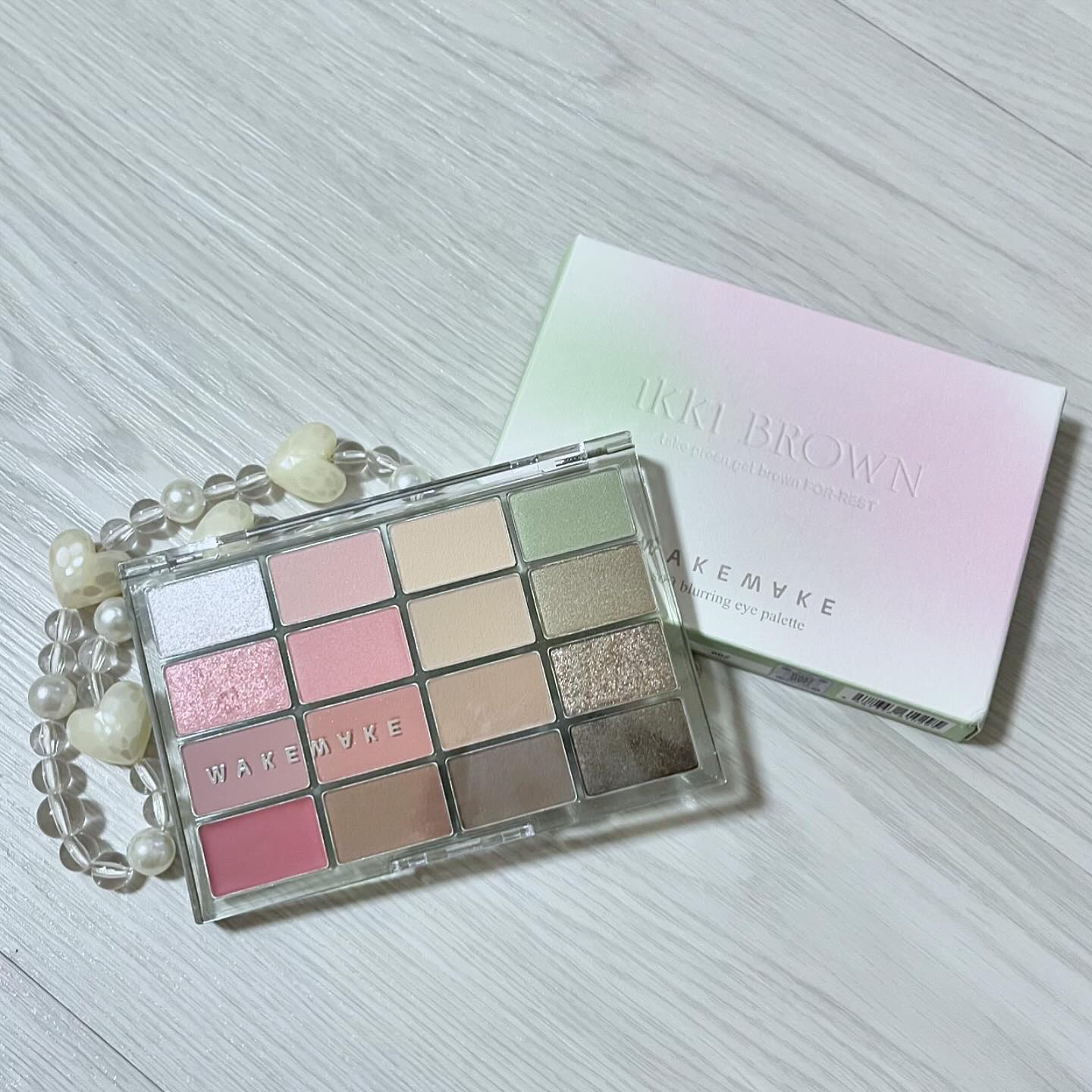 ソフトブラーリングアイパレット/wakemake/アイシャドウパレットを使ったクチコミ（1枚目）