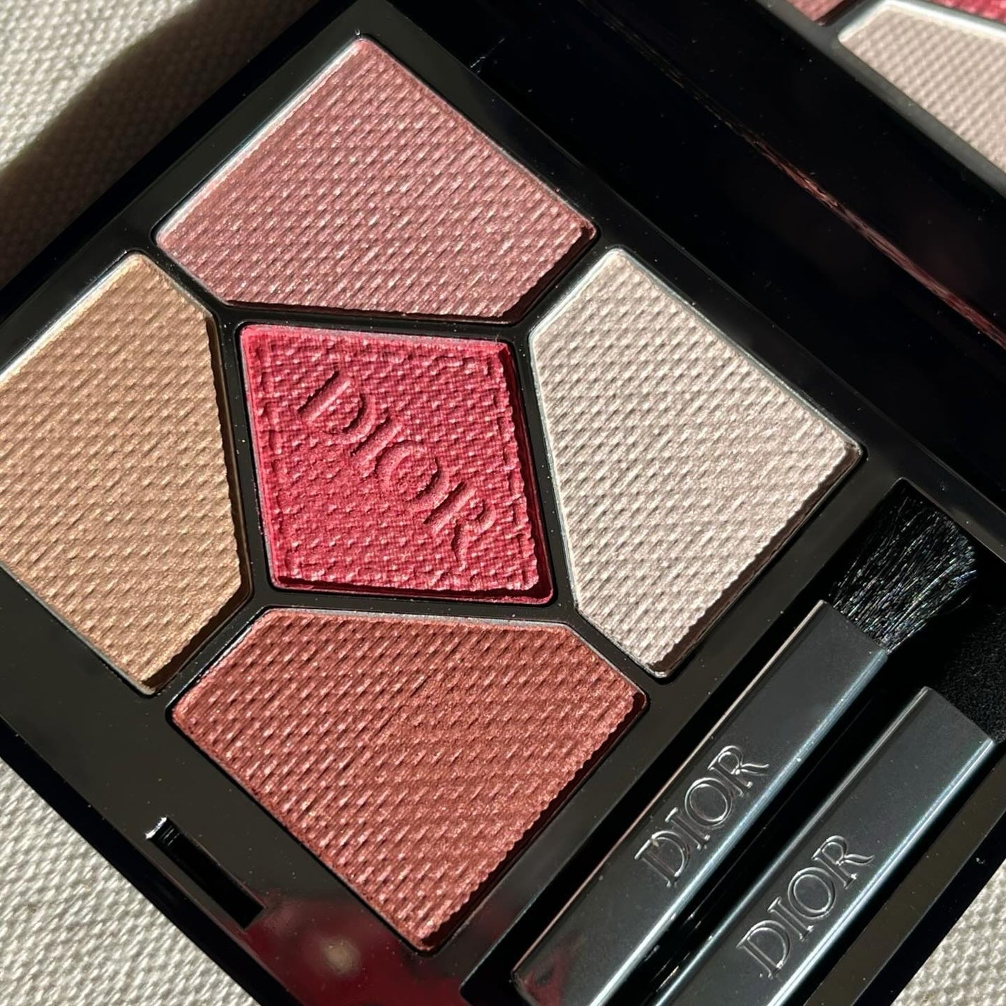 【旧】ディオールショウ サンク クルール (スプリング コレクション 2024 限定品)/Dior/アイシャドウを使ったクチコミ(4枚目)