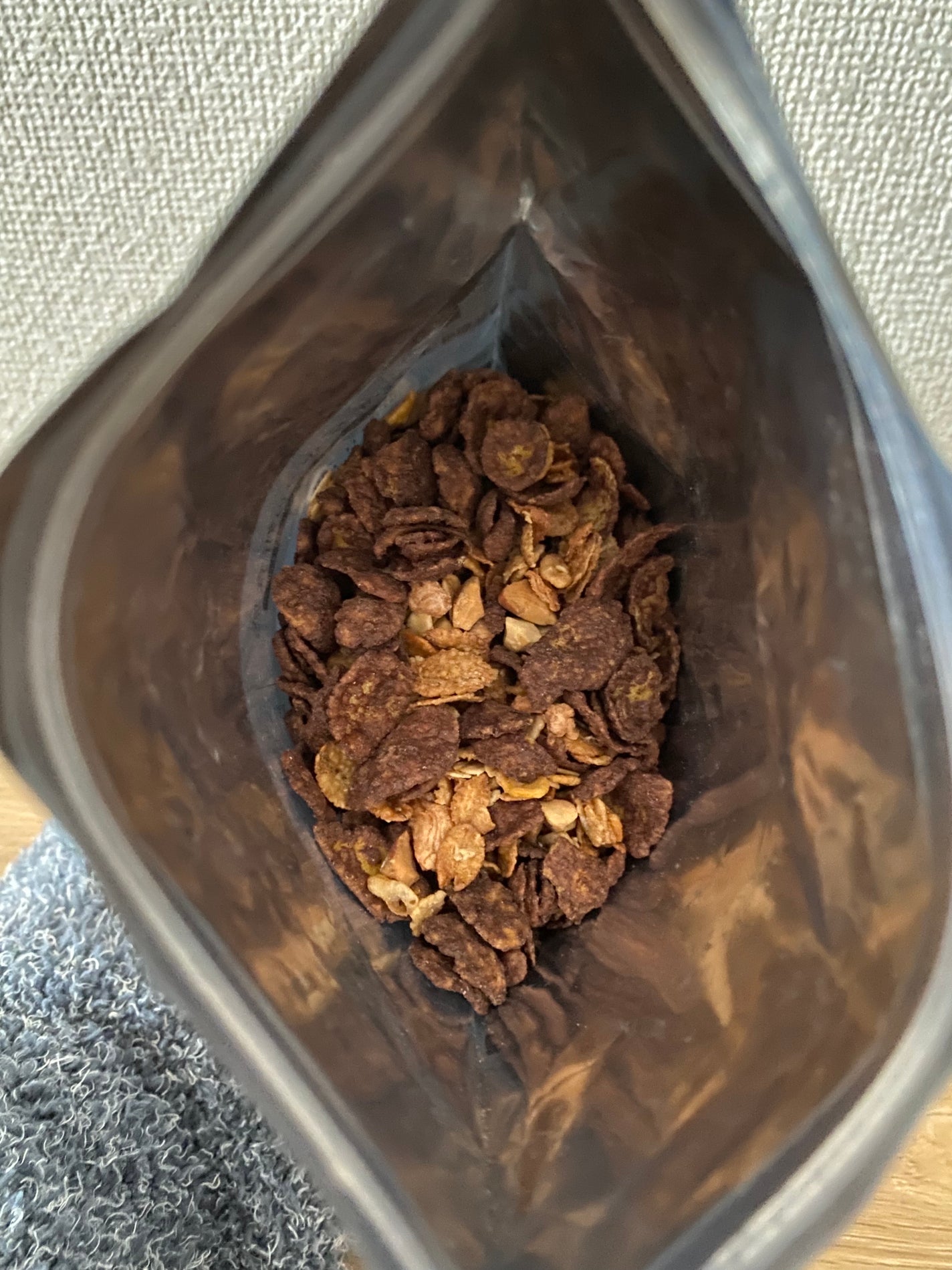 コスメ好きのくま🐻 on LIPS 「・日食のビターグラノーラです𓂃𓈒𓏸・4個入りで1362円でし..」(5枚目)