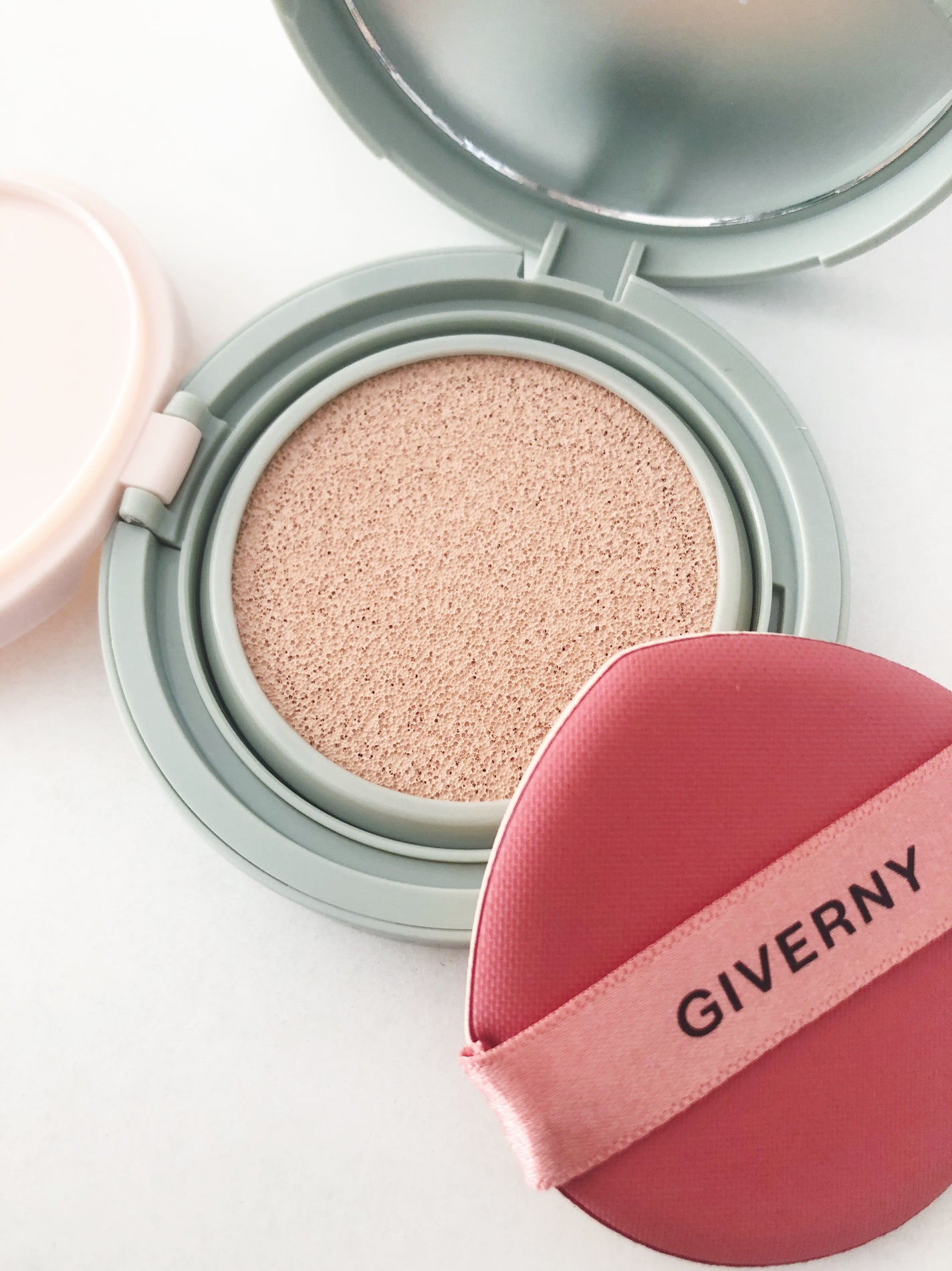 ジヴェルニー 密着カバークッション/GIVERNY/クッションファンデーションを使ったクチコミ(1枚目)