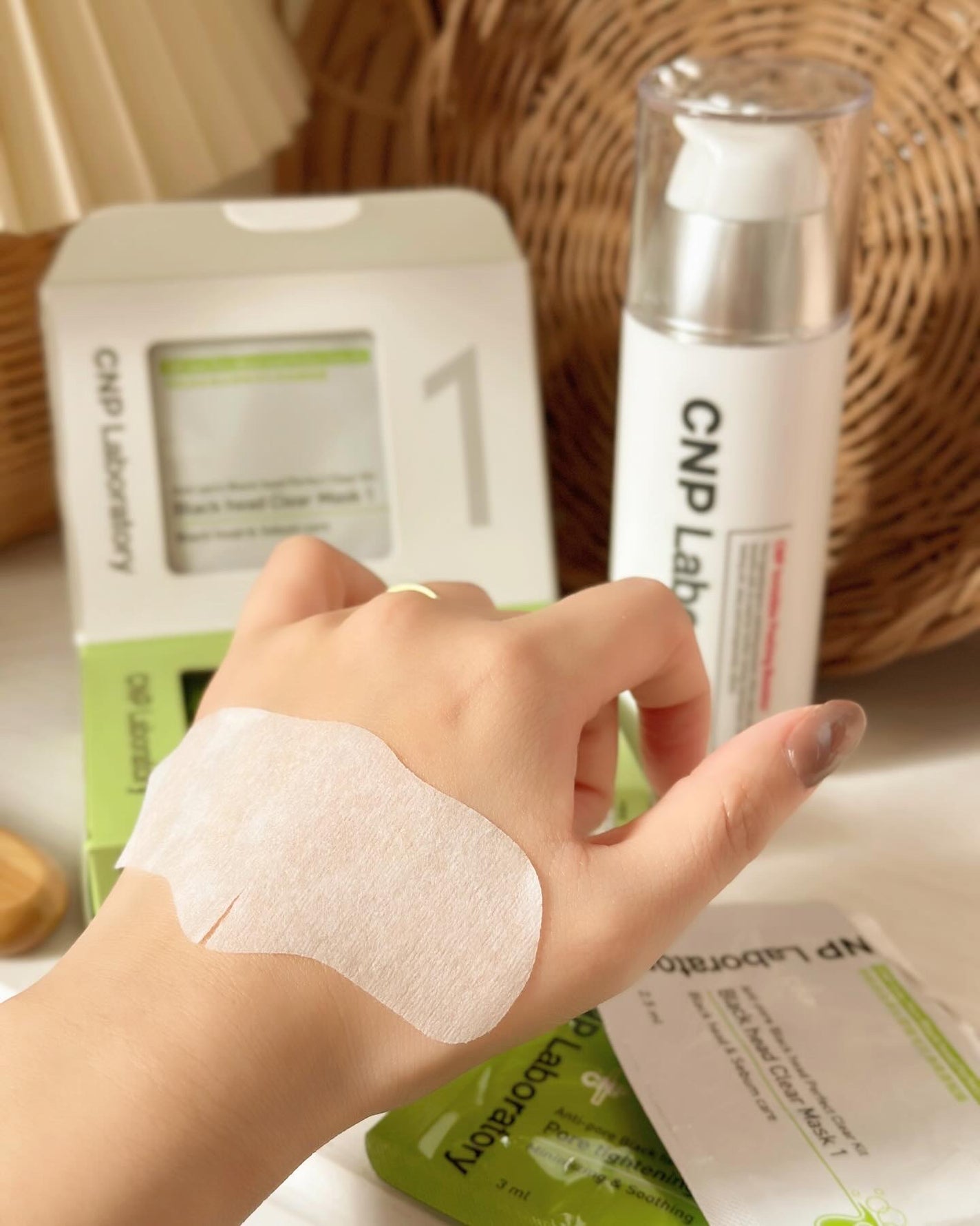 インビジブルピーリングブースターエッセンス/CNP Laboratory/ブースター・導入液を使ったクチコミ(5枚目)