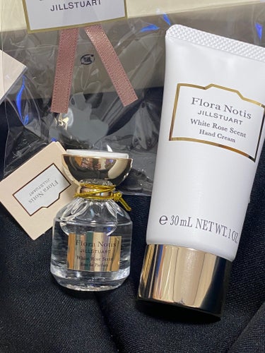 Flora Notis JILL STUART ホワイトローズ オードパルファンのクチコミ「
Flora Notis JILL STUART
ホワイトローズ オードパルファン  5ml
.....」（3枚目）