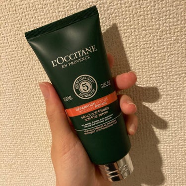 L'OCCITANE🌿
🌱🥛ファイブハーブス 
リペアリングヘアミルクセラム🥛🌱

アウトバス用のトリートメントです☺️
柔らかめのクリーム状のトリートメントでとても髪なじみが良いです…！♡

香りもボ