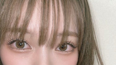 お気に入りのカラコン
レヴィアのヘイリー🌻
着色直径は13.4mm

ナチュラルに色素薄い感じになれるから
最近ずっとこれ使ってます🤭

つけ心地もいいしサイズもデカすぎず小さすぎず
ちょうどいいです👌