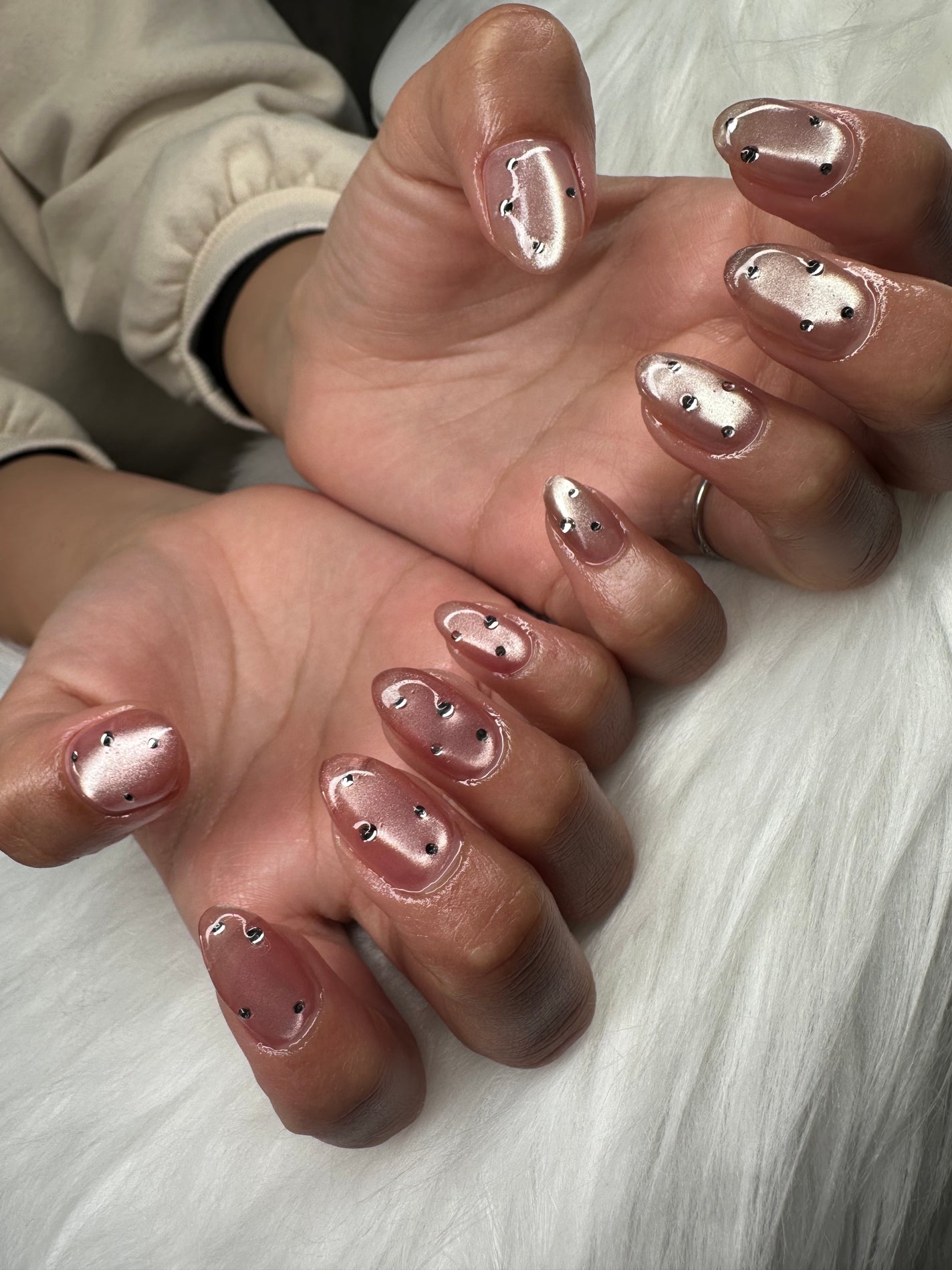 ちゃーん♡ on LIPS 「ジェルネイルデザイン#煌めく冬ネイル#ジェルネイル#マグネット..」(1枚目)