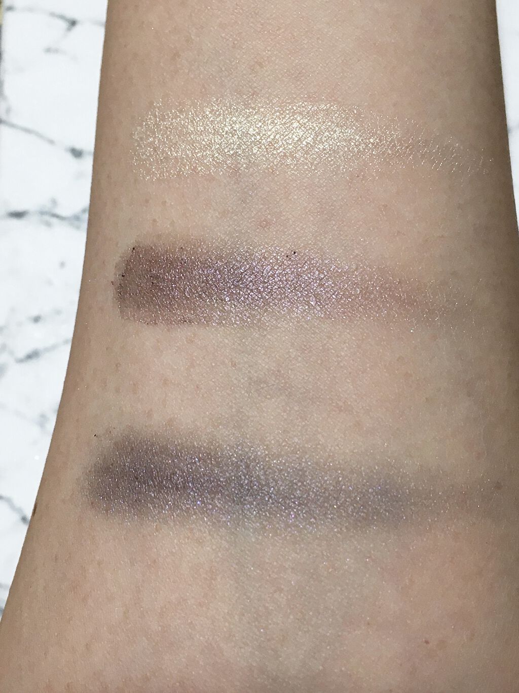 トーンアップアイシャドウ/CEZANNE/アイシャドウパレットを使ったクチコミ（2枚目）