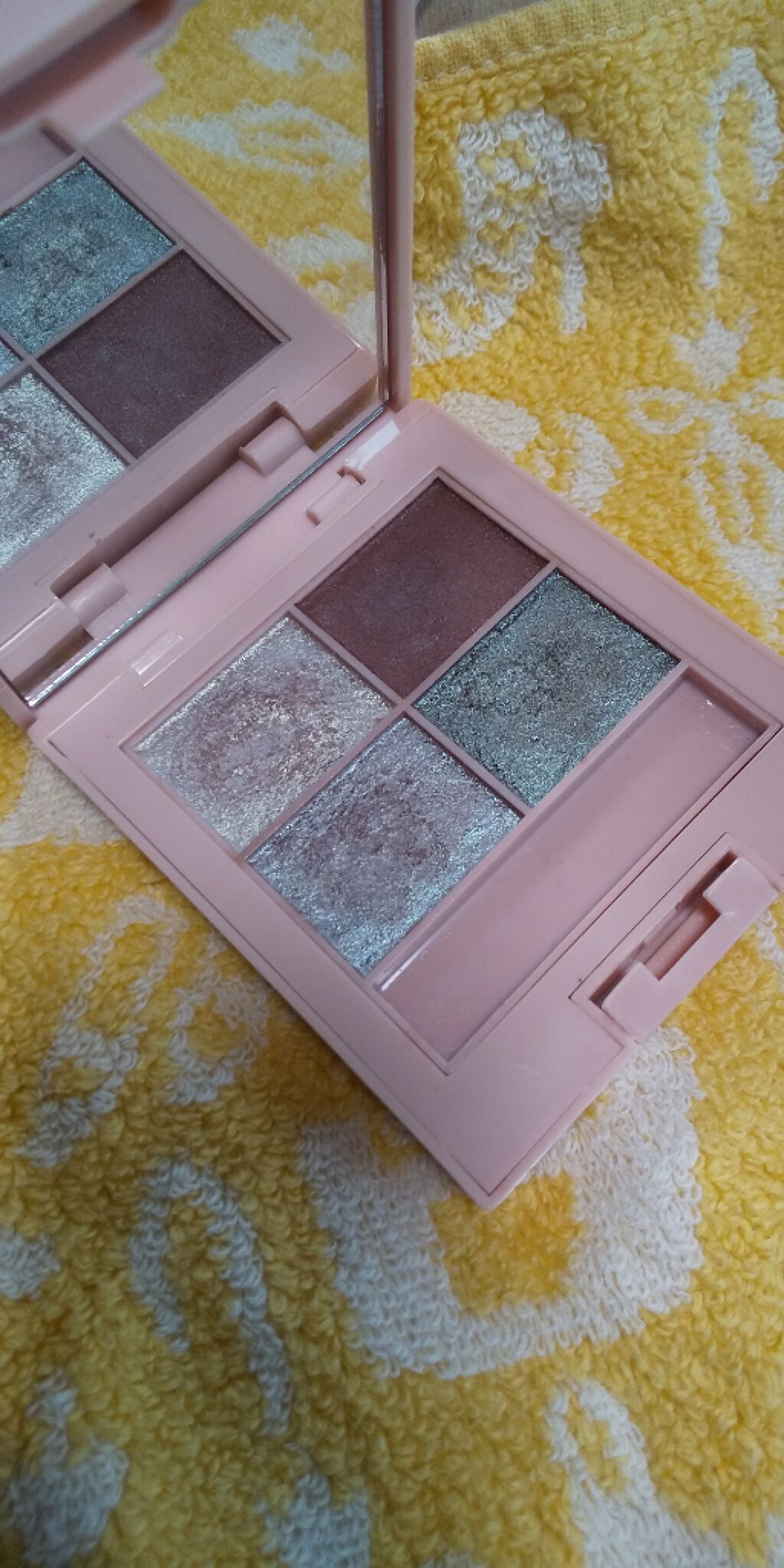 イロアソビ 4色アイパレット/iroasobi/アイシャドウパレットを使ったクチコミ（2枚目）