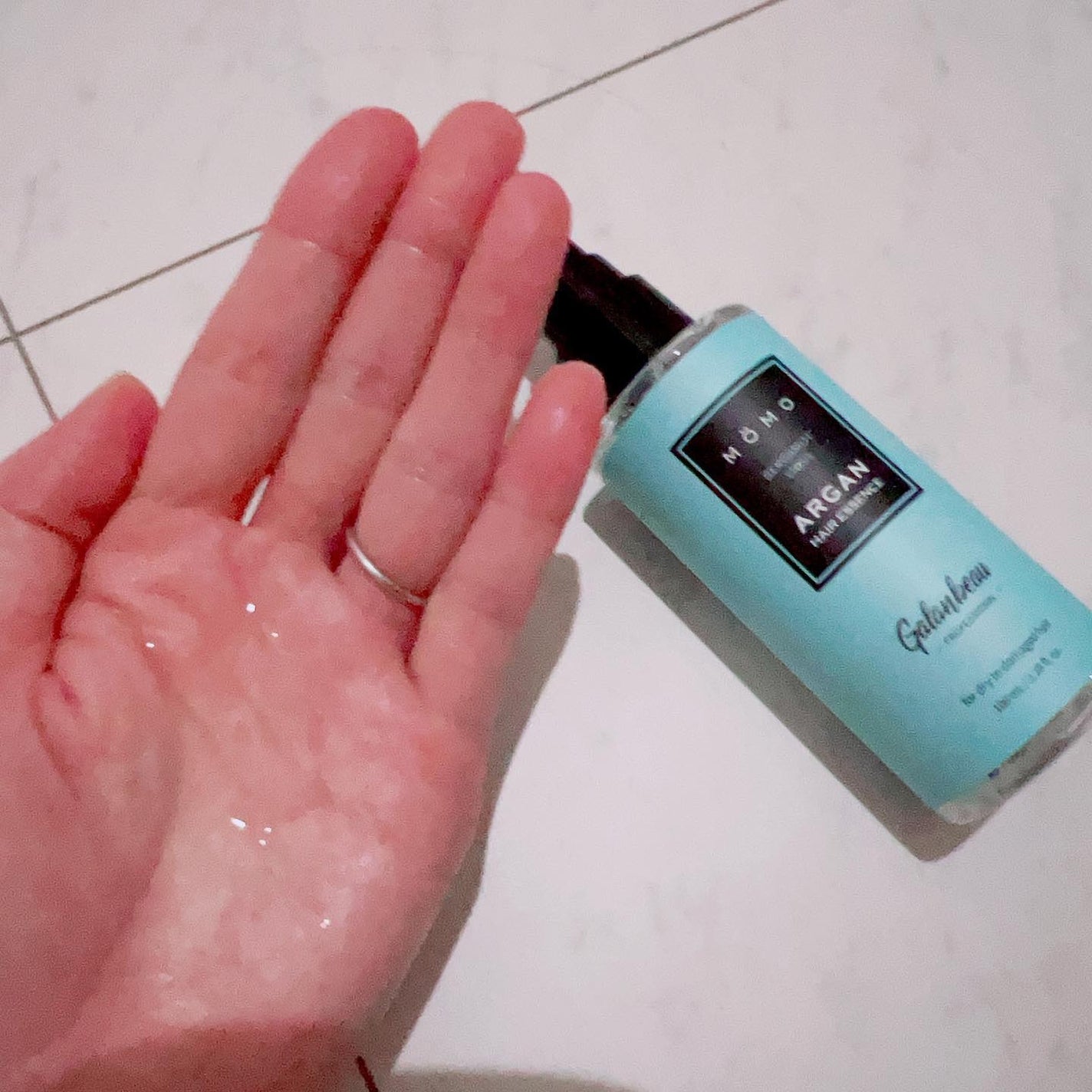 モモアルガンヘアエッセンス/ガランビュー/ヘアオイルを使ったクチコミ(3枚目)