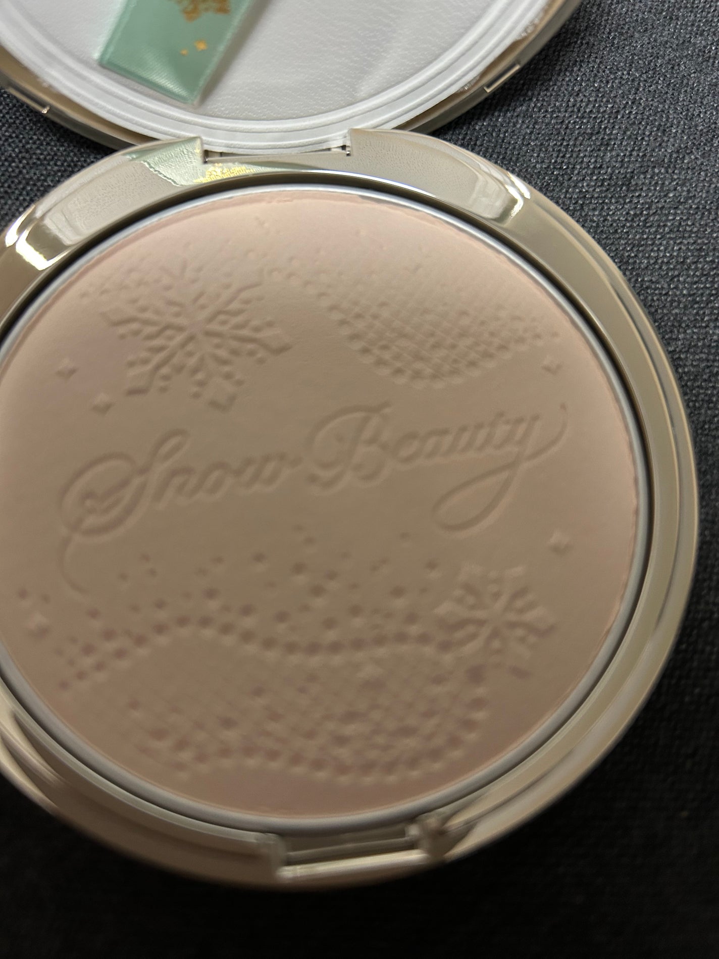 スノービューティー ブライトニング スキンケアパウダーA (医薬部外品)/スノービューティー/プレストパウダーを使ったクチコミ(9枚目)