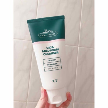 VT  Cica mild form cleanser🦌

普段はロクシタンの石鹸を使っているのですが、肌ケアしたいなというときに使ってみてます！

さっぱりとした洗いあがり✨✨

香りも控えめでよきで