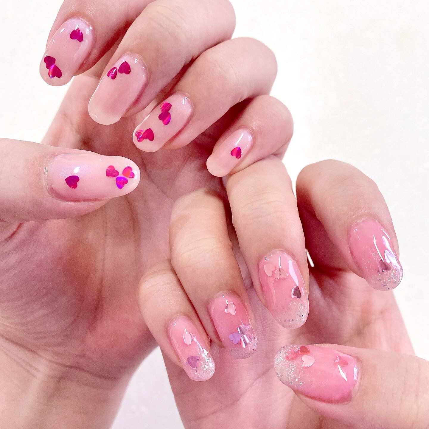 #セルフネイル,#ジェルネイル,#プチプラネイル,#アシンメトリーネイル,#セリアジェルネイル,#セリアネイル,#バレンタインネイル,#ハートネイルのネイルデザイン