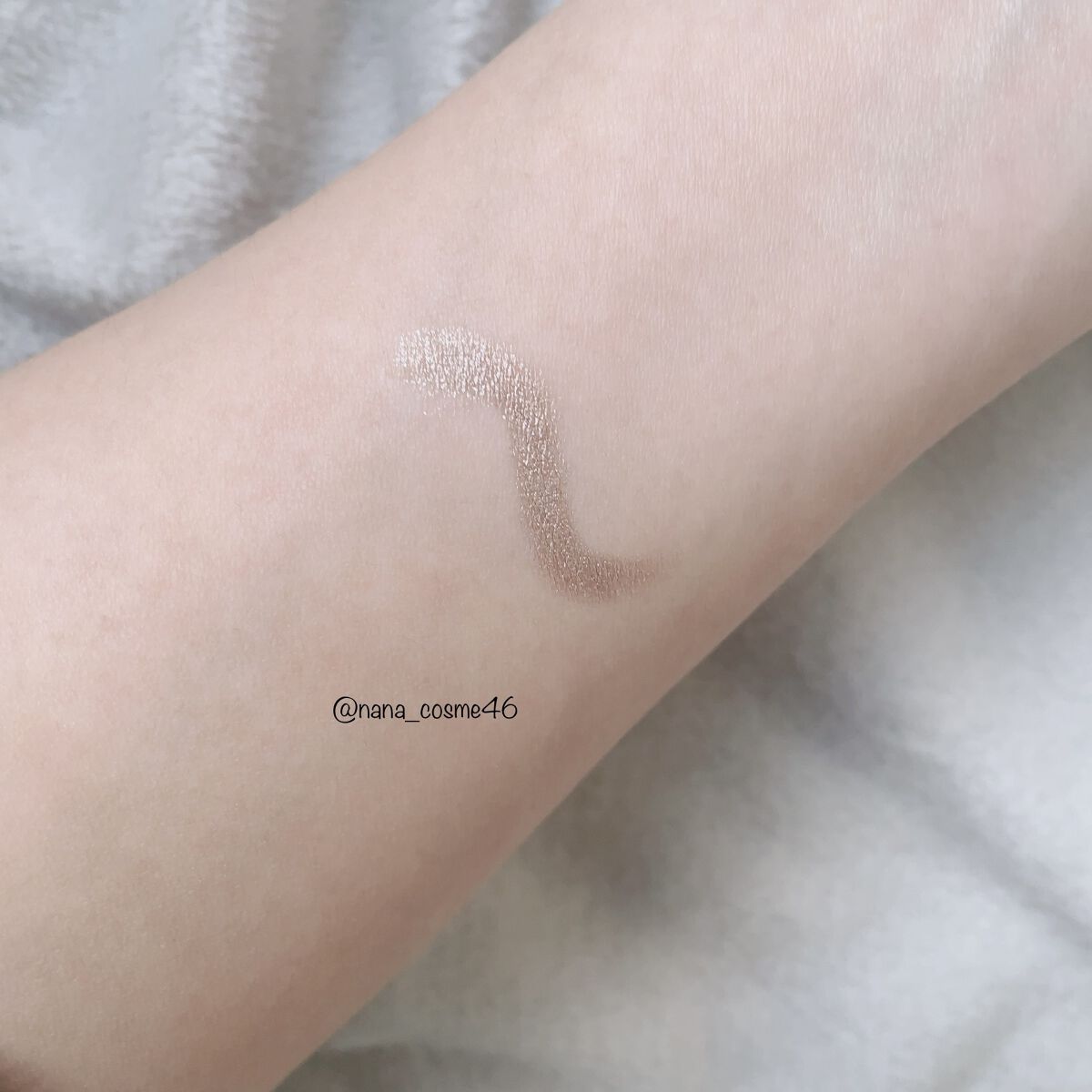 ロングウェア クリーム シャドウ スティック 52 マイカ/BOBBI BROWN/スティックアイシャドウを使ったクチコミ（2枚目）