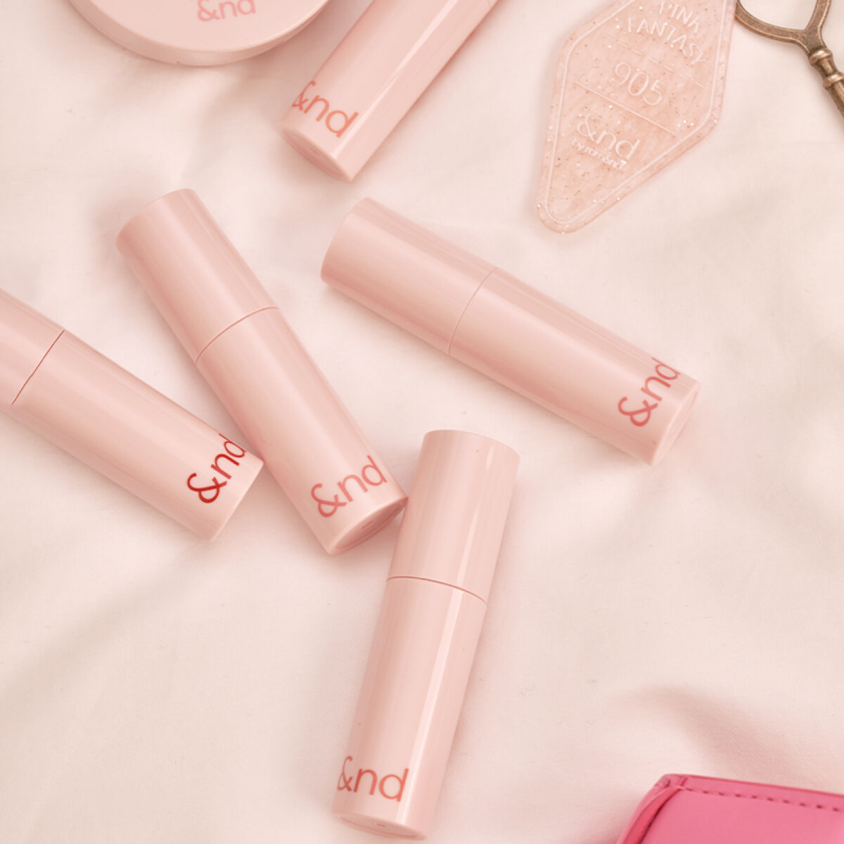 アンドバイロムアンド　グラッシーボムティント &nd by rom&nd