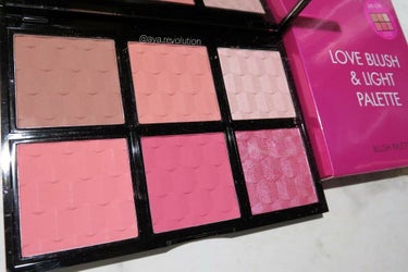 BLUSH & LIGHT PALETTE/MAKEUP REVOLUTION/パウダーチークを使ったクチコミ（1枚目）