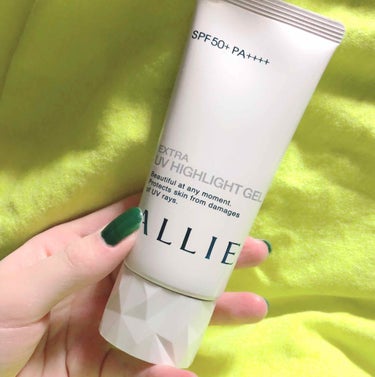 【ALLIE エクストラUV ハイライトジェル】


こちらはLIPS様を通じてカネボウ化粧品様より頂きました。

こちらは
化粧下地としても使える顔、体用のUVジェルになります。

テクスチャはサラッ