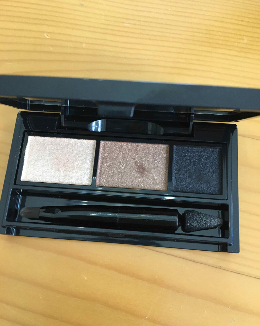 今回はKATEのマンガジェニックライナーを紹介します！

鬼滅の刃が好きなので、これで近づけるかと思って興味だけで買ってみました^_^
これから研究してメイクしていきます👺
まずはパッケージ通りにメイクしました。

漫画のキャラのように目