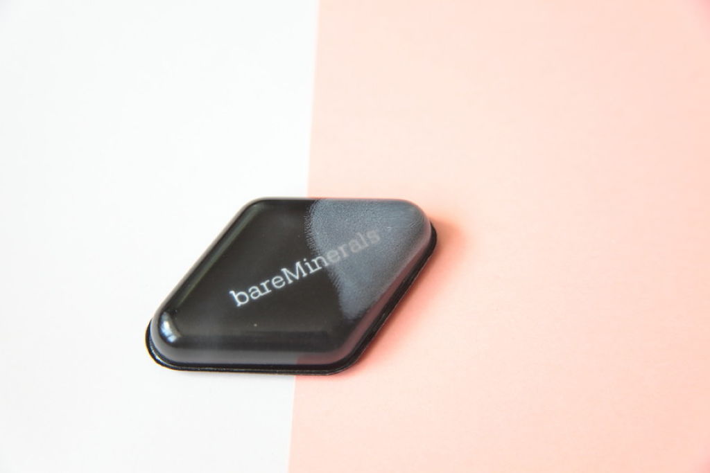 デュアルサイド シリコン ブレンダー/bareMinerals/パフ・スポンジを使ったクチコミ（1枚目）
