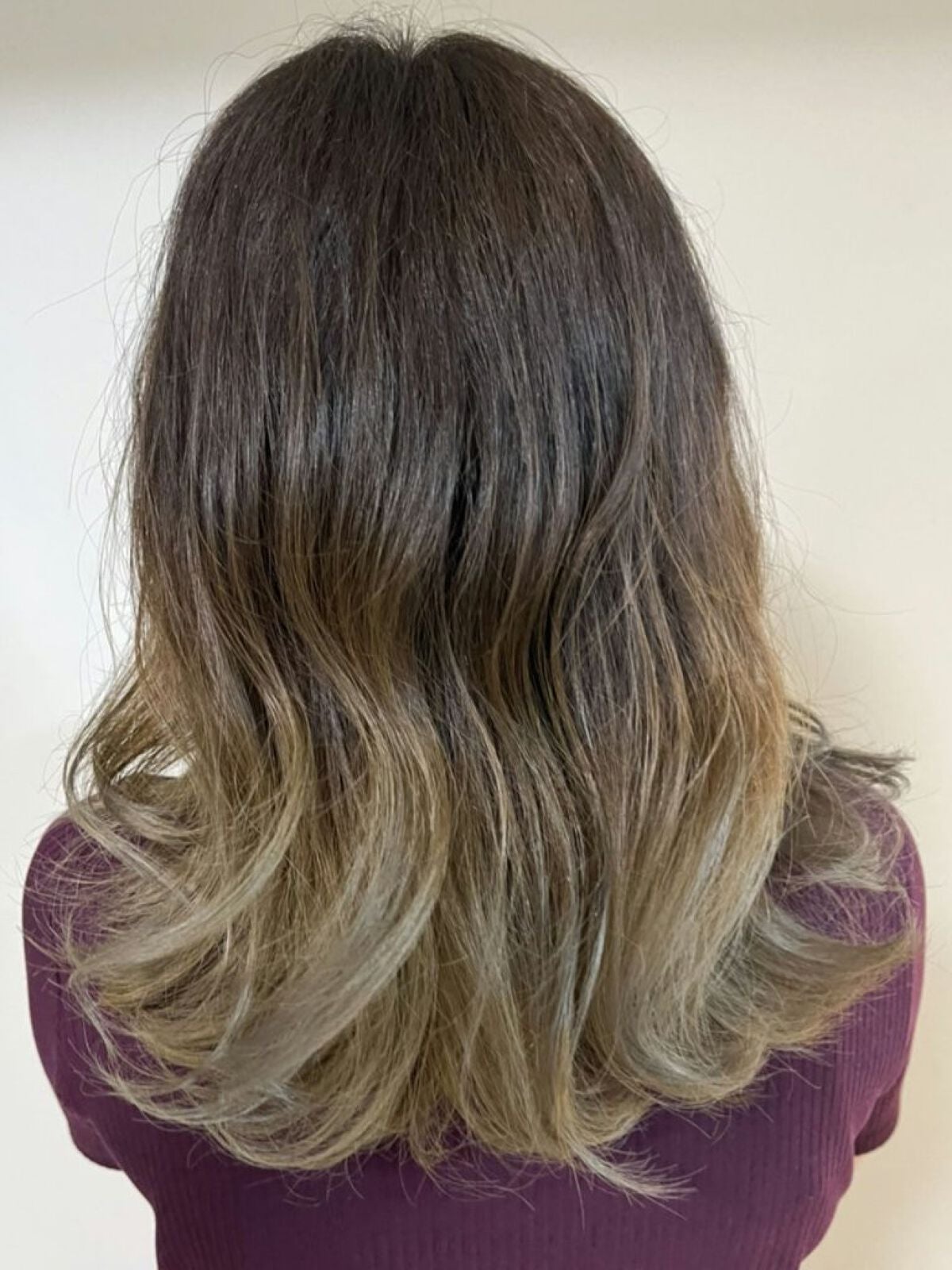 やっしー on LIPS 「人生初、ブリーチをしました👏グラデーションずっとしてみたくてイ..」(1枚目)