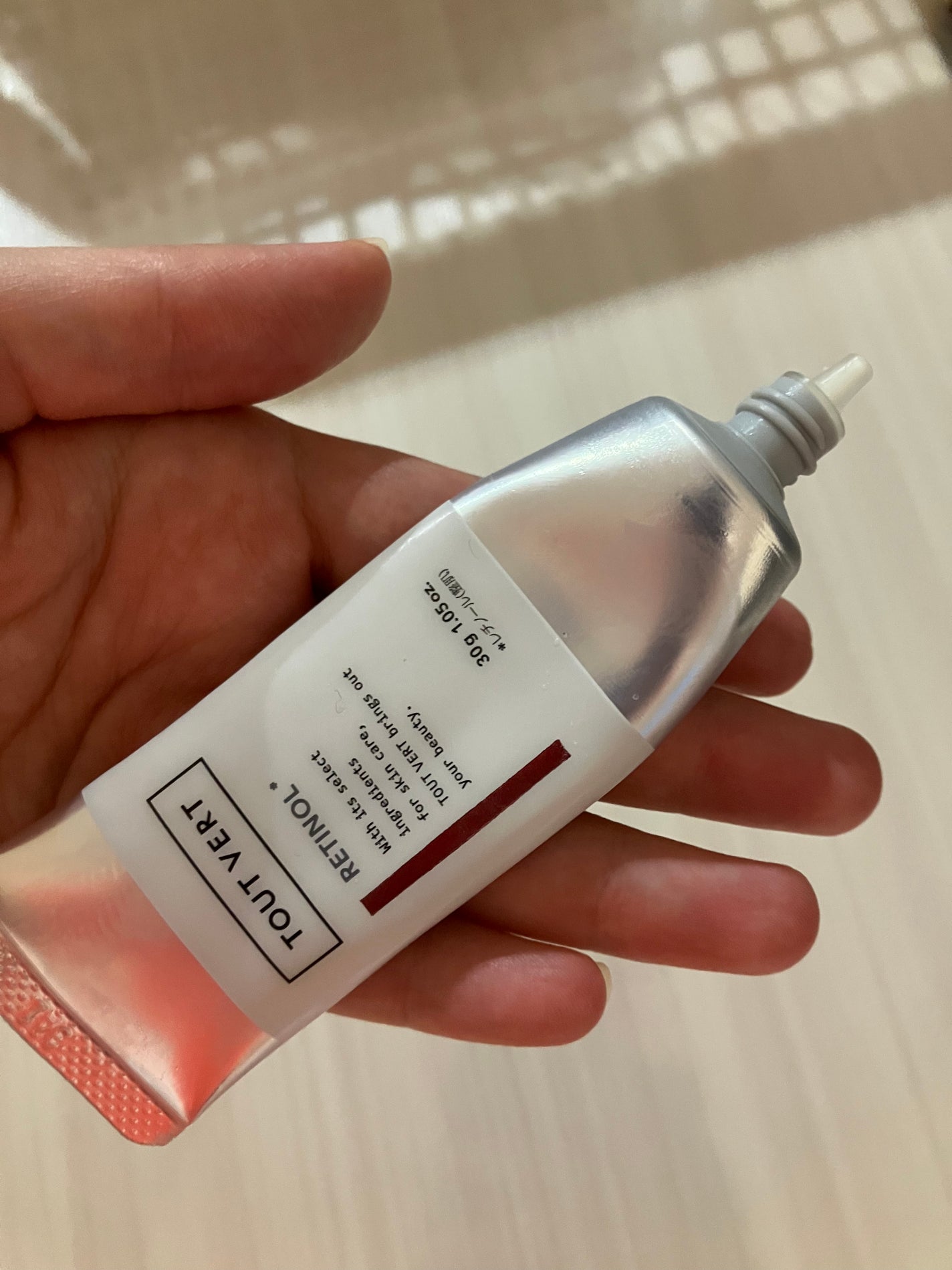 pink_lips_av2u on LIPS 「リピ決定!少量でも伸びるみずみずしいクリームなので1本で半年は..」(1枚目)