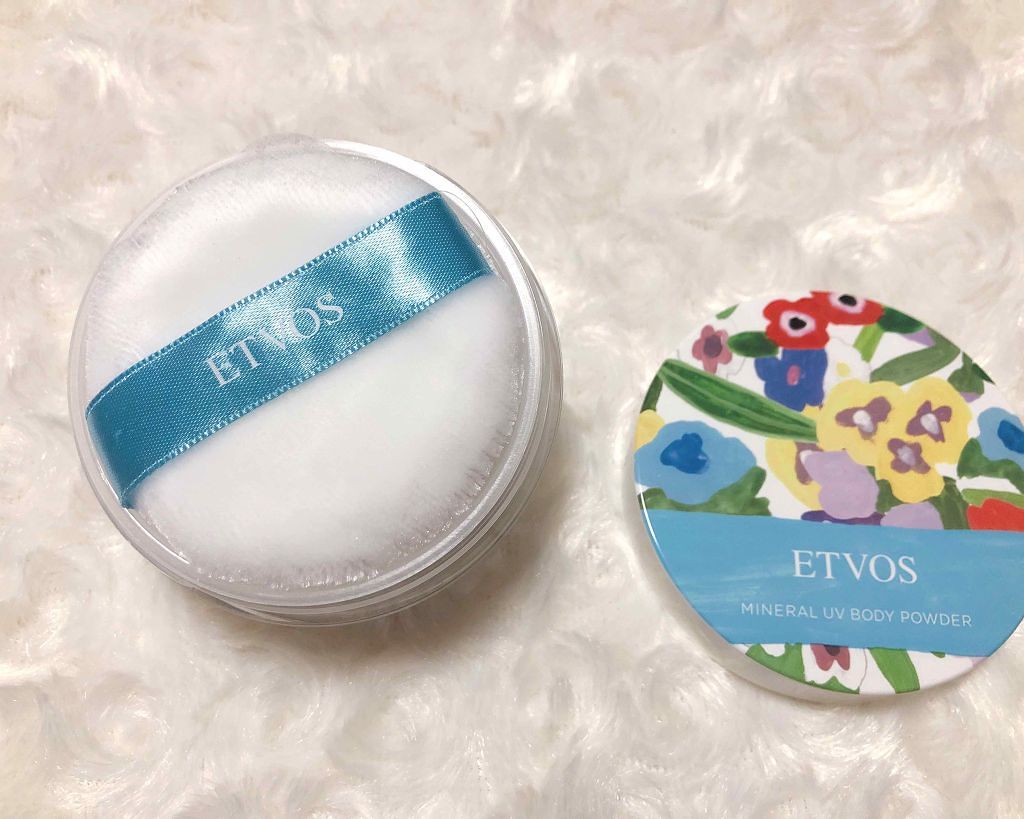 ミネラルUVボディパウダー(旧)/エトヴォス/ボディパウダーを使ったクチコミ(2枚目)